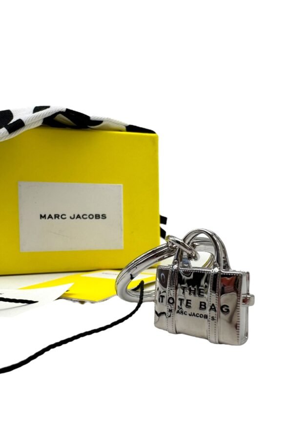 MAR JACOBS - KEYCHAIN SILVER TOTE BAG - Image 7